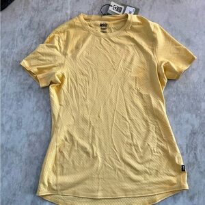 REI Butter Yellow Short Sleeve Performance Tee